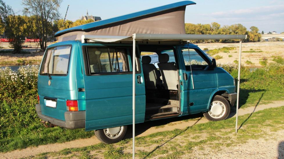 Volkswagen T4 CALIFORNIA  * 2.4L D – 77 CV DIN * Store extérieur * Fourgon aménagé d’origine par Westfalia * 