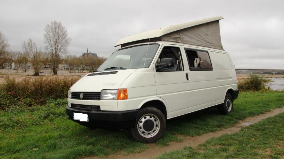 Volkswagen T4 2.4 D 77CV Carthago Malibu 31.1 Rallongé * 6 places carte grise * 4 couchages * 246.000 Km d’origine * Fourgon aménagé par Carthago * 