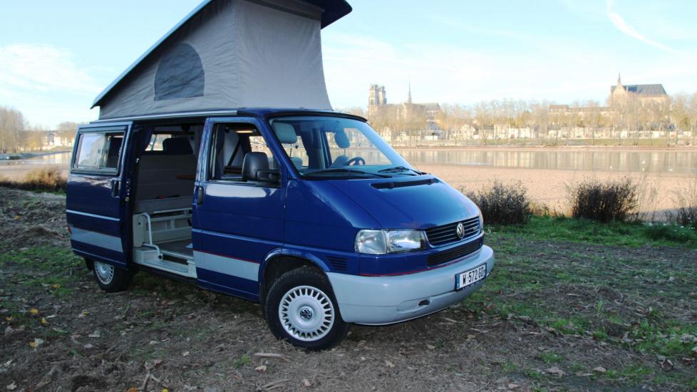 Volkswagen T4 Malibu 28  * 2.5L TDI * 102 CV DIN * Deuxième main * Climatisation * 218.000 Km * 4 places carte grise * Fourgon aménagé d’origine par Carthago *