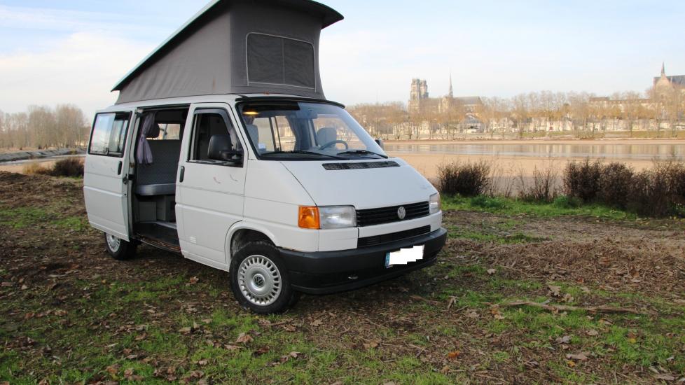 Volkswagen T4 CALIFORNIA * 2.4L D -- 77 CV DIN * 200.000 km d'origine * Première main * Fourgon aménagé d'origine par Westfalia * Possibilité 5 places carte grise *