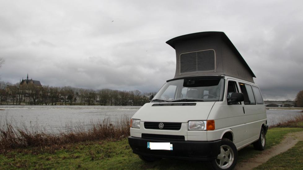 Volkswagen T4 CALIFORNIA * 2.4L D -- 77 CV DIN * 165.000 km d'origine * Excellent état * Fourgon aménagé d'origine par Westfalia * 