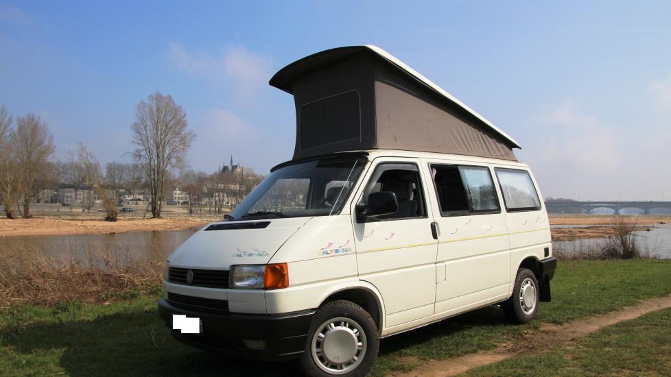 Volkswagen T4 CALIFORNIA * 2.4L D -- 77 CV DIN * 08/1992 * 262.000 km d'origine * Fourgon aménagé d'origine par Westfalia * 