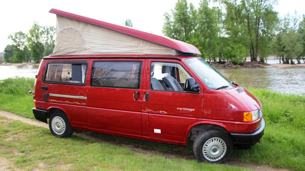 Volkswagen T4 2.4 D 77CV Carthago Malibu 31.1 Rallongé * 6 places carte grise * 4 couchages * 248.000 Km d’origine * No California *
Fourgon aménagé par Professionnel *
