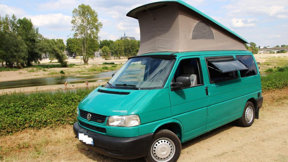 Volkswagen T4 CALIFORNIA  * 2.5L TDI * 102 CV DIN * Première main * Moteur : 76.600km / carrosserie : 247.000 Km d’origine / * 4 places carte grise * Fourgon aménagé d’origine par Westfalia *