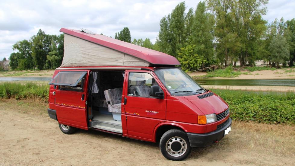 Rare : Volkswagen T4 2.4 D 77CV Carthago Malibu 31.1 Rallongé * 6 places carte grise * 4 couchages * Moteur 7.700 km / carrosserie 256.500 Km d’origine * No California * Fourgon aménagé par Professionnel * 