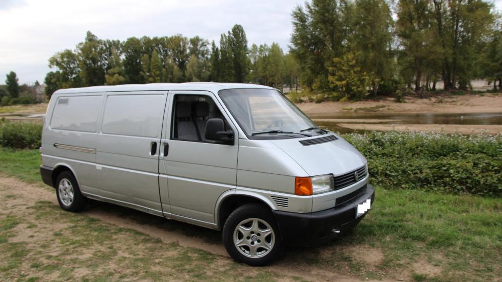 Volkswagen T4 Fourgon rallongé 2.5 TDI 102 CH * 10/2000 * Isolé, équipement frigorifique avec groupe froid * Première main * 82.000 km d’origine*