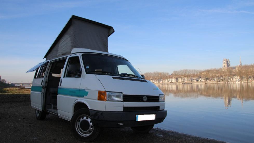 Volkswagen T4 Carthago Malibu 28 équivalent au Westfalia California* 2.4L D – 77 CV * 04/92 * 4 couchages * 4 places carte grise * 234.000 km d’origine * Fourgon aménagé d’origine par Professionnel *