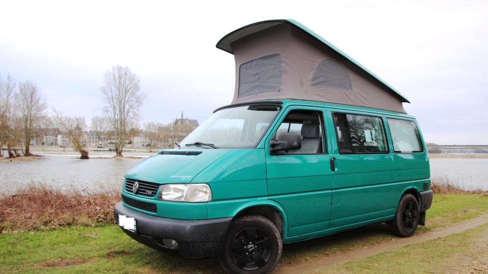 Volkswagen T4 CALIFORNIA * 2.5L TDI * 102 CV DIN * Climatisation * Première main * 234.000 km d’origine * 4 places carte grise * Fourgon aménagé d’origine par Westfalia *