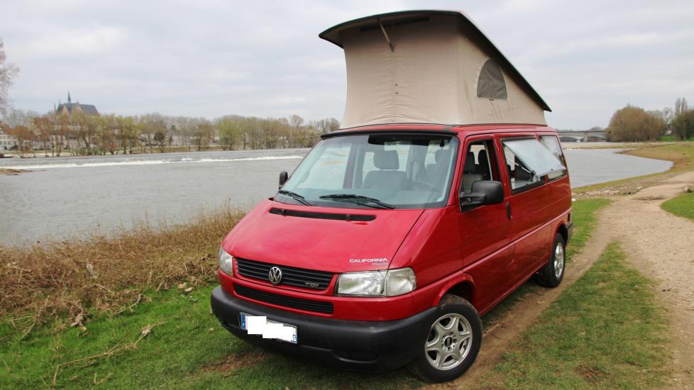 Volkswagen T4 CALIFORNIA * 2.5L TDI * 102 CV DIN * Excellent état * 245.000 km d’origine * 4 places carte grise * Fourgon aménagé d’origine par Westfalia *