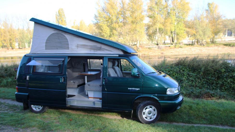 Volkswagen T4 2.5 TDI 102CV Carthago Malibu 31.1 Rallongé * 6 places carte grise * 4 couchages * 228.000 Km d’origine * Climatisation * No California * Fourgon aménagé par Professionnel * 