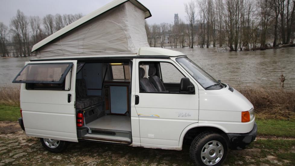 Volkswagen T4 Carthago Malibu 28 équivalent au Westfalia California* 2.4L D – 77 CV * 04/1994 * 4 couchages * 4 places carte grise * 203.000 km d’origine * Fourgon aménagé d’origine par Professionnel *