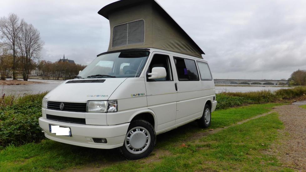 Volkswagen T4 CALIFORNIA  * 2.4L D – 77 CV DIN * 176.000 Km d’origine * 5 places carte grise * Fourgon aménagé d’origine par Westfalia *