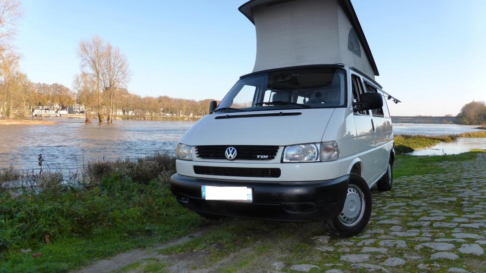 Volkswagen T4 CALIFORNIA  * 2.5L TDI – 102 CV DIN * Première main * 5/99 * Climatisation * Fourgon aménagé d’origine par Westfalia *