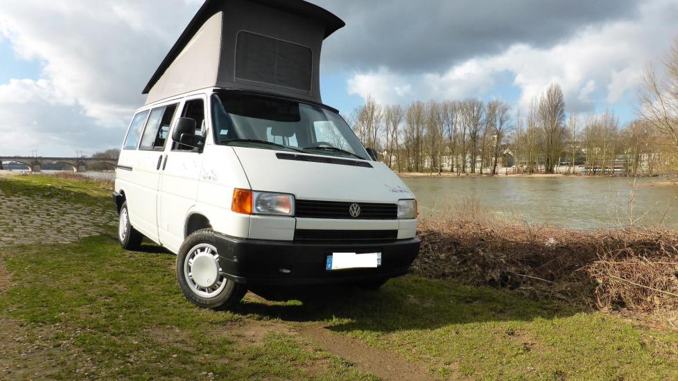 Volkswagen T4 CALIFORNIA  * 2.4L D – 77 CV DIN * 08/92 *  173.000 Km d’origine * 5 places carte grise * Fourgon aménagé d’origine par Westfalia *