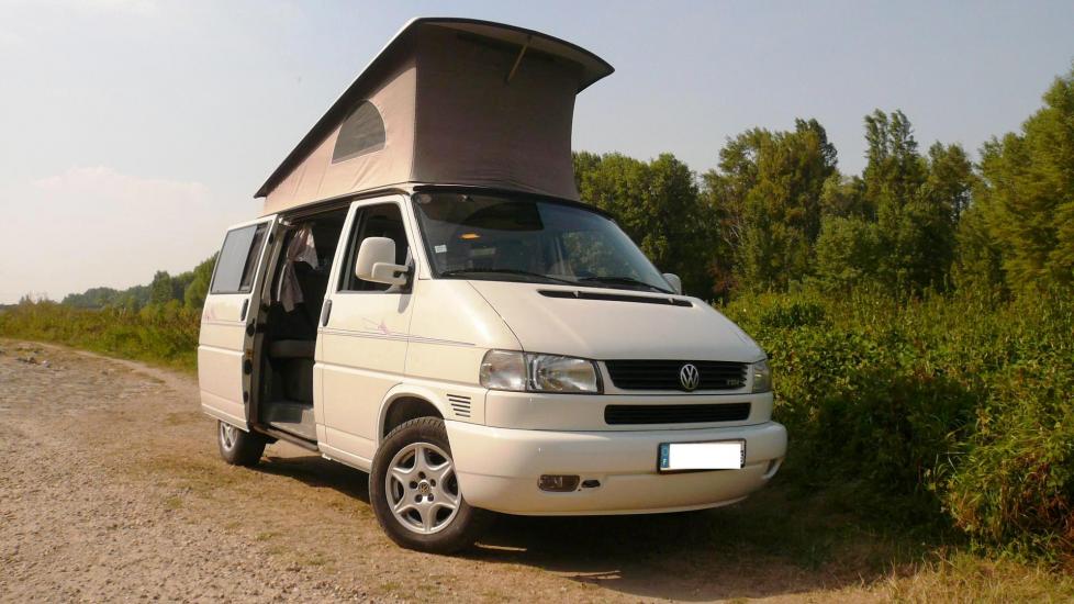 Volkswagen T4 CALIFORNIA * 2.5L TDI – 102 CV * Climatisation * 243.000 Km * Fourgon aménagé d’origine par Westfalia *