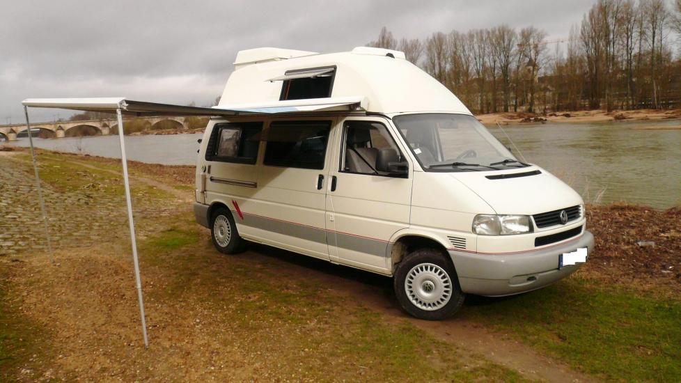 Volkswagen T4 2.5 TDI 102 Carthago Malibu Rallongé Rehaussé * Carrosserie 133.000 Km d’origine – Moteur 36.000 Km * Douche WC * Panneau solaire * Fourgon aménagé par Professionnel * 2 couchages * 