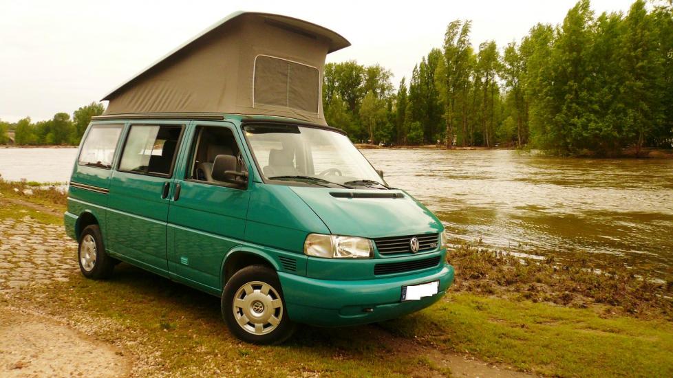 Volkswagen T4 CALIFORNIA  * 2.5L TDI – 102 CV DIN * Climatisation * Deuxième main *
Fourgon aménagé d’origine par Westfalia *
