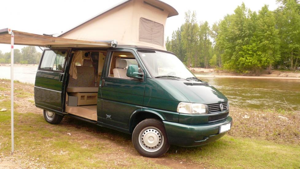 Volkswagen T4 CALIFORNIA Beach, série spéciale * 2.5L TDI – 102 CV DIN * Climatisation * Fourgon aménagé d’origine par Westfalia *
