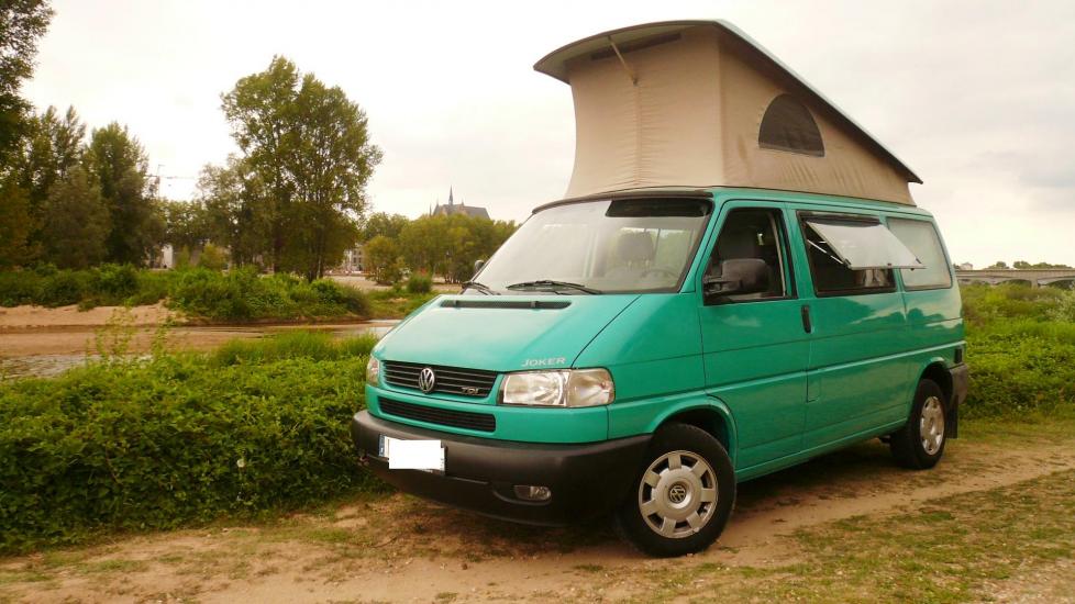 Volkswagen T4 CALIFORNIA Joker * 2.5L TDI – 102 CV DIN * 5 Places Carte Grise * Régulateur de vitesse* Fourgon aménagé d’origine par Westfalia *
