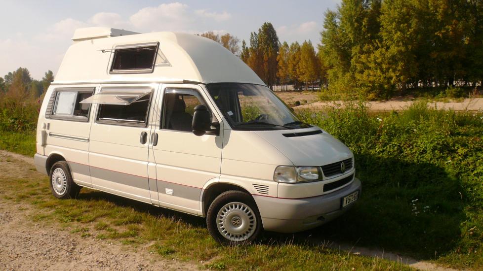 Volkswagen T4 2.5 TDI 102 Carthago Malibu 32 Rallongé Rehaussé * 04/2000 * 6 places carte grise * 108.000 Km d’origine * Climatisation * Douche chauffe eau WC * CT vierge * Fourgon aménagé par Professionnel * 4 couchages * 