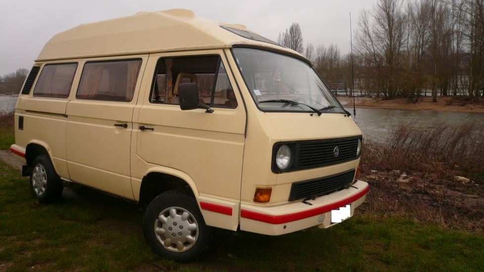 Volkswagen T3 Syncro ancienne ambulance Islandaise homologué camping car * 2.1 essence WBX * 122.000 Km d’origine * 2 couchages * Direction assistée *