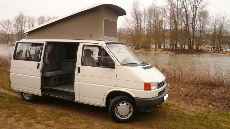 Volkswagen T4 CALIFORNIA  * 2.4L D – 77 CV DIN * Première main * 183.000 Km d’origine * Fourgon aménagé d’origine par Westfalia * 