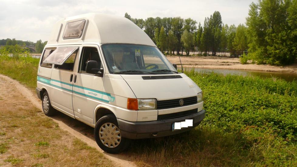 Volkswagen T4 Carthago Malibu 28 équivalent au Westfalia California* 2.4L D – 77 CV * 4 couchages * 4 places carte grise * Rehausse rigide * Fourgon aménagé d’origine par Professionnel Carthago *